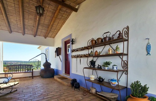 Pedra Arrancada Cottage | Cozy Quinta dos Medronheiros: Pet-Friendly Retreat Awaits