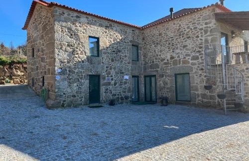 Insua House | Welcoming Quinta Casa do Retiro: Family-Friendly Escape