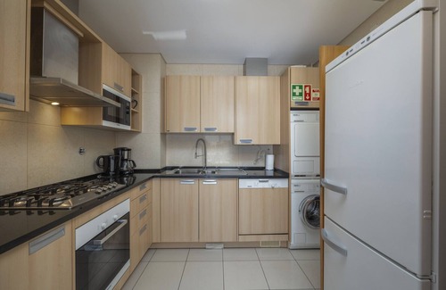 Areias de Sao Joao Apartment | Quinta da Barracuda: Oceanfront Apartment with Pool Access
