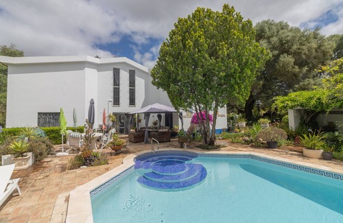 Bravura House | Discover Quinta da Bravura Country House with Private Pool