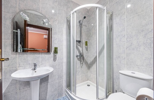 Rio Caldo House | Cozy Quinta da Carvalha: Family-Friendly Retreat Awaits