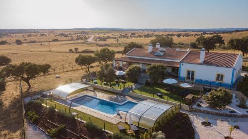 Evora House | Relaxing Oceanfront Retreat at Quinta da Colina