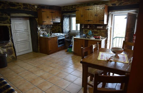 Castro Daire Cottage | Relaxing Quinta da Malhada - 10/10 Rated near Paiva Walkways