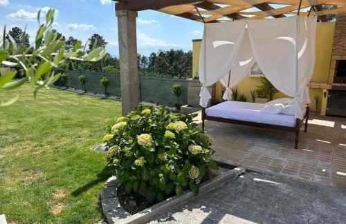 Vila Real House | Oceanfront Quinta da Menina Guest House with Pool & Views