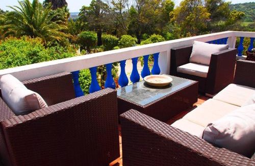 Farta Vacas Apartment | Discover Quinta das Achadas - Lanterna: Family-Friendly Escape