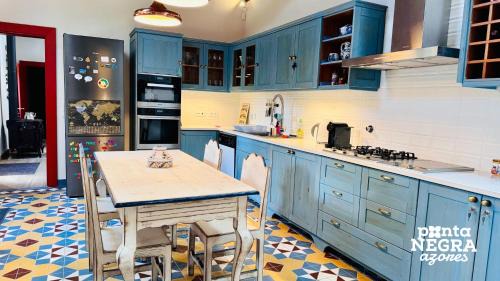Angra do Heroismo House | Discover Family-Friendly Quinta das Estrelinhas Getaway