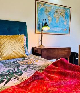 Angra do Heroismo House | Discover Family-Friendly Quinta das Estrelinhas Getaway