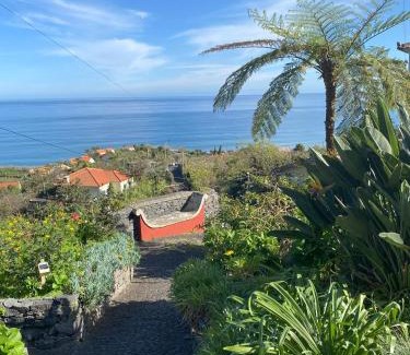 Arco de Sao Jorge House | Quinta das Hortênsias: Family-Friendly Retreat with High Ratings