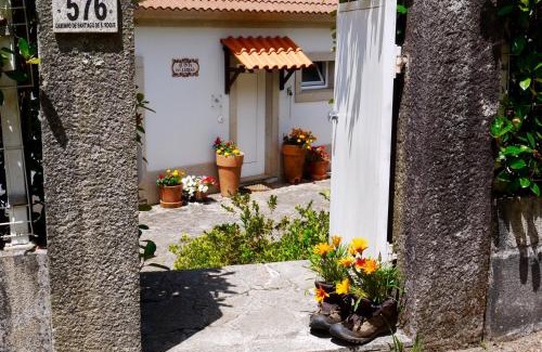 Rubiaes House | Discover Quinta das Leiras - Rubiães with Pool & Dining