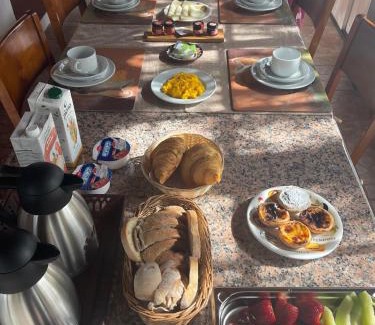 Montijo House | Quinta das Palmeiras: Family-Friendly Retreat with Pool