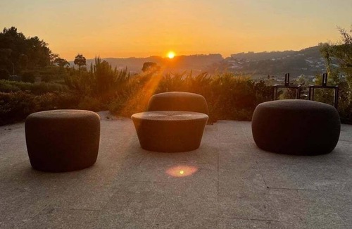 Joane Apartment | Discover Quinta das Pirâmides: Family-Friendly Getaway