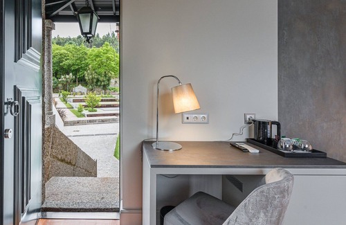 Joane Apartment | Top-Rated Quinta das Pirâmides - O Comendador Awaits You