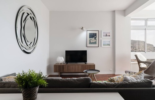 Imaculado Coracao de Maria Apartment | Modern Getaway Near City Center: Quinta Deão I Awaits