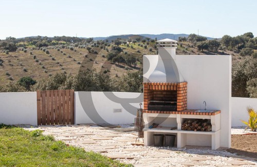 Estremoz House | Discover Quinta de Belmonte: Oceanfront Getaway Awaits