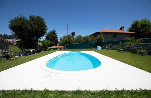 Pevidem House | Experience Quinta de Carvalhal: Family-Friendly Retreat