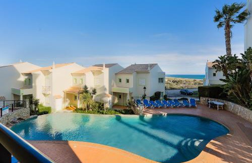 Meia Praia Apartment | Guest Rated 9.3: Quinta de São Roque with Pool & Family Fun