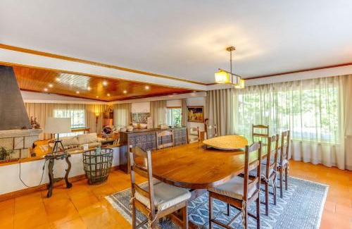 Santo Tirso House | Experience Quinta de Santa Luzia: Pet Friendly with Pool