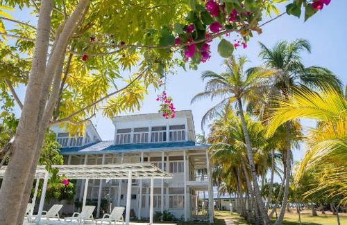 Isla Tintipan Hotel | Relax at Quinta del Mar Tintipán with Oceanfront Amenities