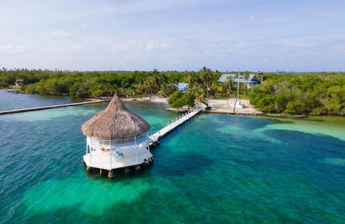 Isla Tintipan Hotel | Relax at Quinta del Mar Tintipán with Oceanfront Amenities