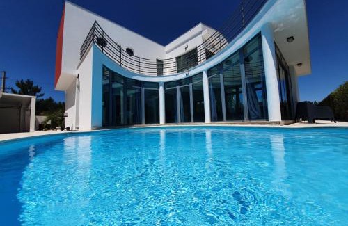 Quinta do Anjo Villa | Idyllic Villa with Private Pool and Ocean Views