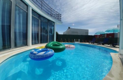 Quinta do Anjo Villa | Idyllic Villa with Private Pool and Ocean Views