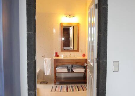 Vila Franca do Campo House | Highly Rated Quinta do Avô: Family-Friendly Retreat