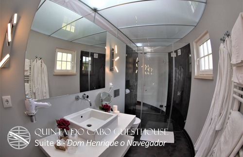 Azoia House | Relax at Quinta do Cabo Guesthouse with Pool & Spa Access