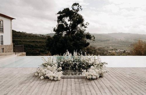 Cimbres Apartment | Discover Quinta do Pinhô: Family-Friendly Pool Retreat