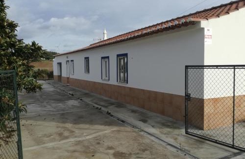Monte da Vinha House | Pet-Friendly Quinta do Pinhal Novo with Family Amenities