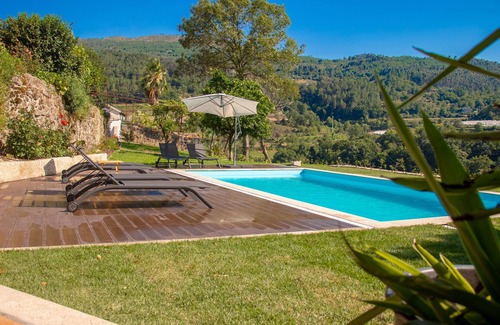 Cabeceiras de Basto Cottage | Relax at Quinta do Tapadinho - Casa do Carvalho Retreat