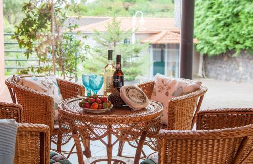Santa Cruz House | Family-Friendly Retreat at Quinta do Santo by LovelyStay