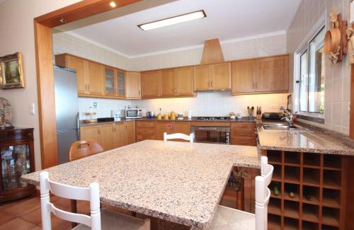 Santa Cruz House | Family-Friendly Retreat at Quinta do Santo by LovelyStay