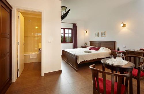 Figueiro dos Vinhos House | Discover Quinta Do Sobral: Pet-Friendly Oceanfront Retreat