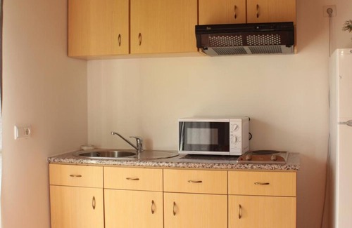 Burinhosa Apartment | Inviting Quinta do Valão: Family-Friendly with Pool & Spa