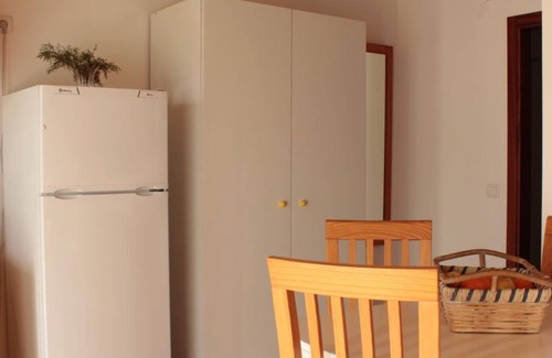 Burinhosa Apartment | Inviting Quinta do Valão: Family-Friendly with Pool & Spa