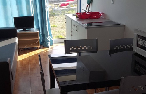 Burinhosa Apartment | Cozy Quinta do Valão: Family-Friendly Two Bedroom Retreat