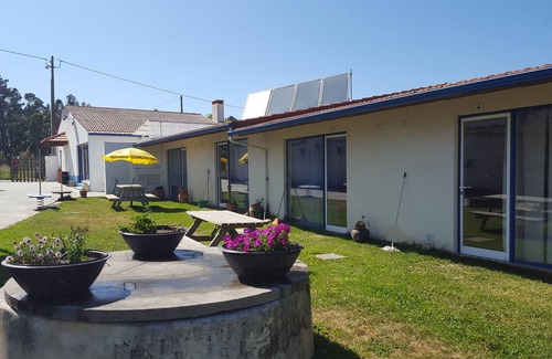 Burinhosa Apartment | Cozy Quinta do Valão: Family-Friendly Two Bedroom Retreat