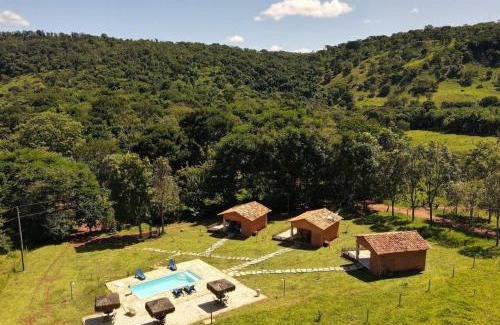 Pirenopolis Cabin | Quinta do Vale: Oceanfront Retreat with Pool & Pet-Friendly