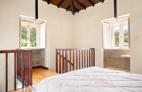 Penso Ski Chalet | Quinta dos Campos - Chalé: Oceanfront Retreat with Pool