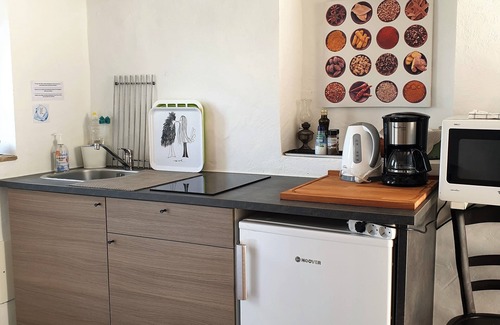 Quelfes Cottage | Experience Quinta dos Cochichos - Almond House Getaway