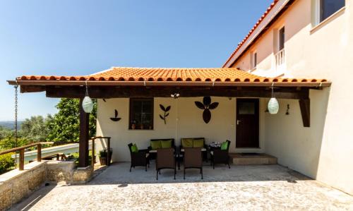 Tabua House | Family-Friendly Getaway at Quinta dos Covais AL