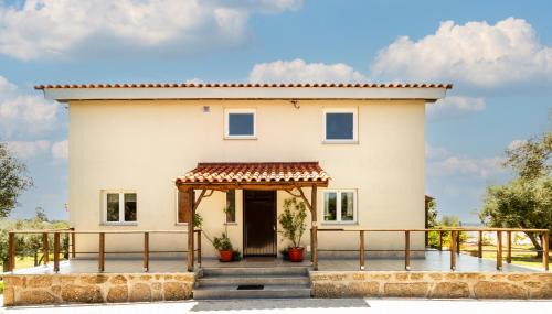 Tabua House | Family-Friendly Getaway at Quinta dos Covais AL