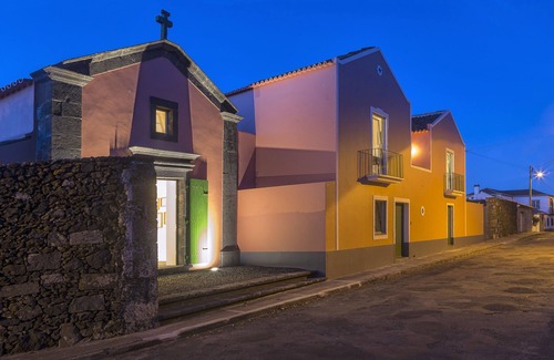 Ribeira Grande Cottage | Unforgettable Stay at Quinta dos Peixes Falantes with Pool