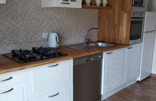 Nadadouro House | Cozy Quinta dos Sobreiros: Pet-Friendly & Ocean Views