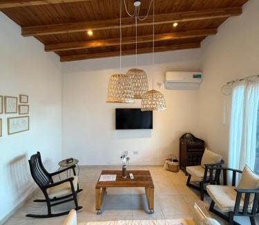 Esperanza House | Oceanfront Quinta El Hornero: Guest Rated 9.9, Pool & Breakfast