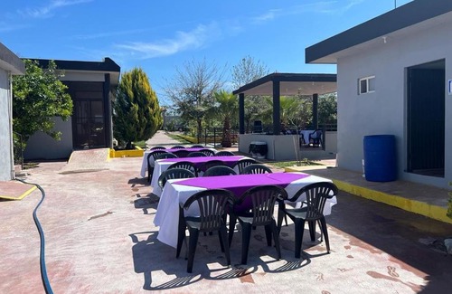 Salinas Victoria Apartment | Relaxing Stay at Quinta El Palmar Inn with Pool & Breakfast