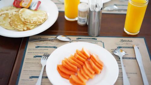 Ometusco Hotel | Quinta Huizache: Family-Friendly Haven with Hot Tub Access