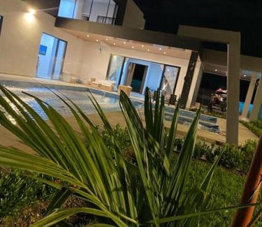 Restrepo Villa | Discover Quinta La Bonita: Family-Friendly & Pet Welcoming