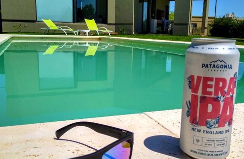 Mercedes House | Pet-Friendly Quinta Mercedes: Poolside Retreat for Families