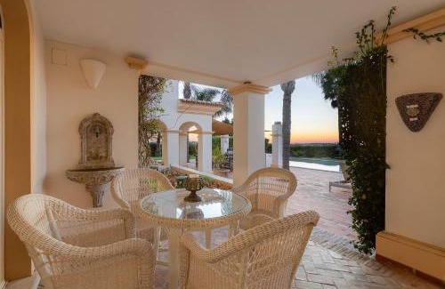 Atalaia Villa | Relax at Quinta Paraiso - A Family-Friendly Oasis